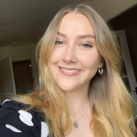 Headshot of Libby Stainer.