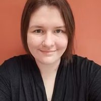 Headshot of Hannah Schofield.