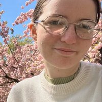 Headshot of Lily Mitchell.