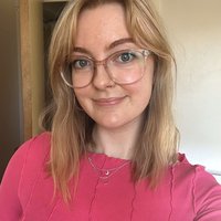 Headshot Isobel Seamer.