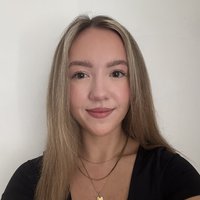 Headshot of Lily Coope.