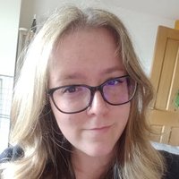 Headshot of Nadia Pavelin.